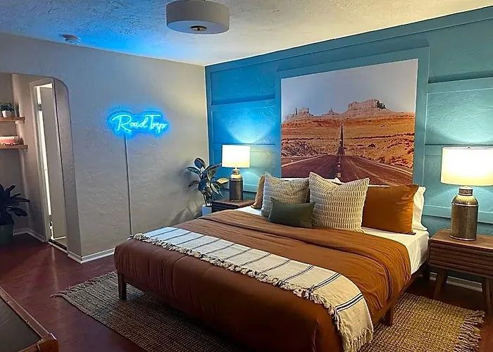 El Trovatore Motel