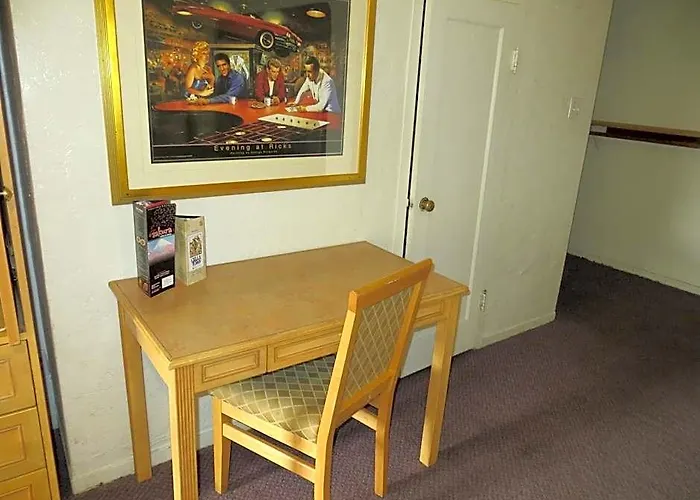 El Trovatore Motel 2*