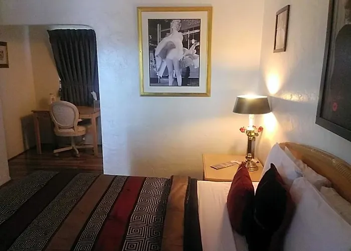 El Trovatore Motel