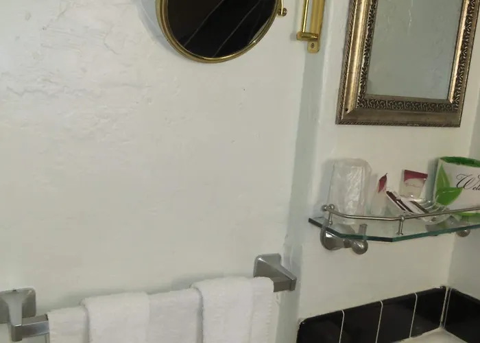 El Trovatore Motel